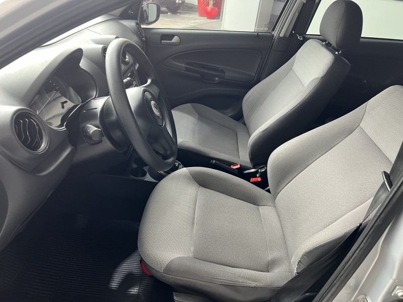 VOYAGE 1.0 MI 8V FLEX 4P MANUAL - 2009 - PORTãO