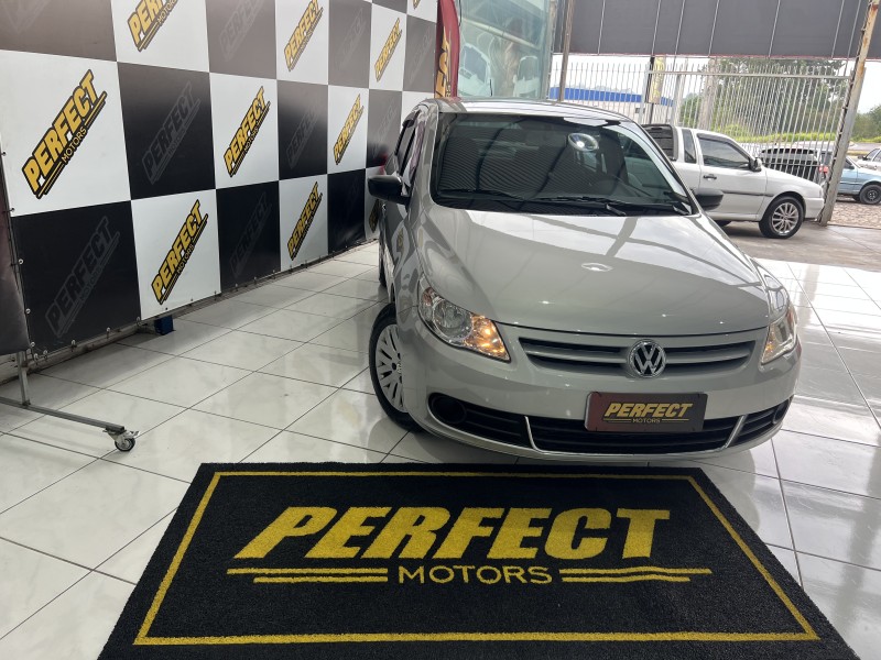 VOYAGE 1.0 MI 8V FLEX 4P MANUAL - 2009 - PORTãO