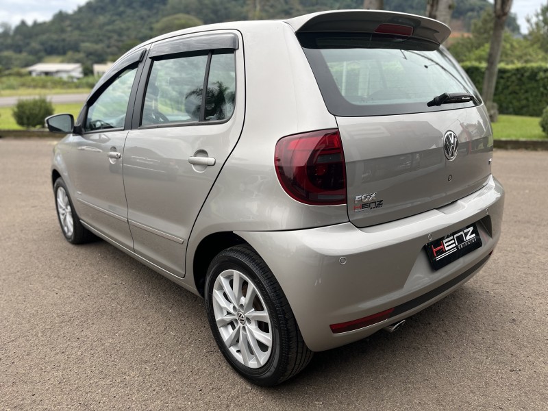 FOX 1.6 MI PRIME 8V FLEX 4P MANUAL - 2013 - BOM PRINCíPIO