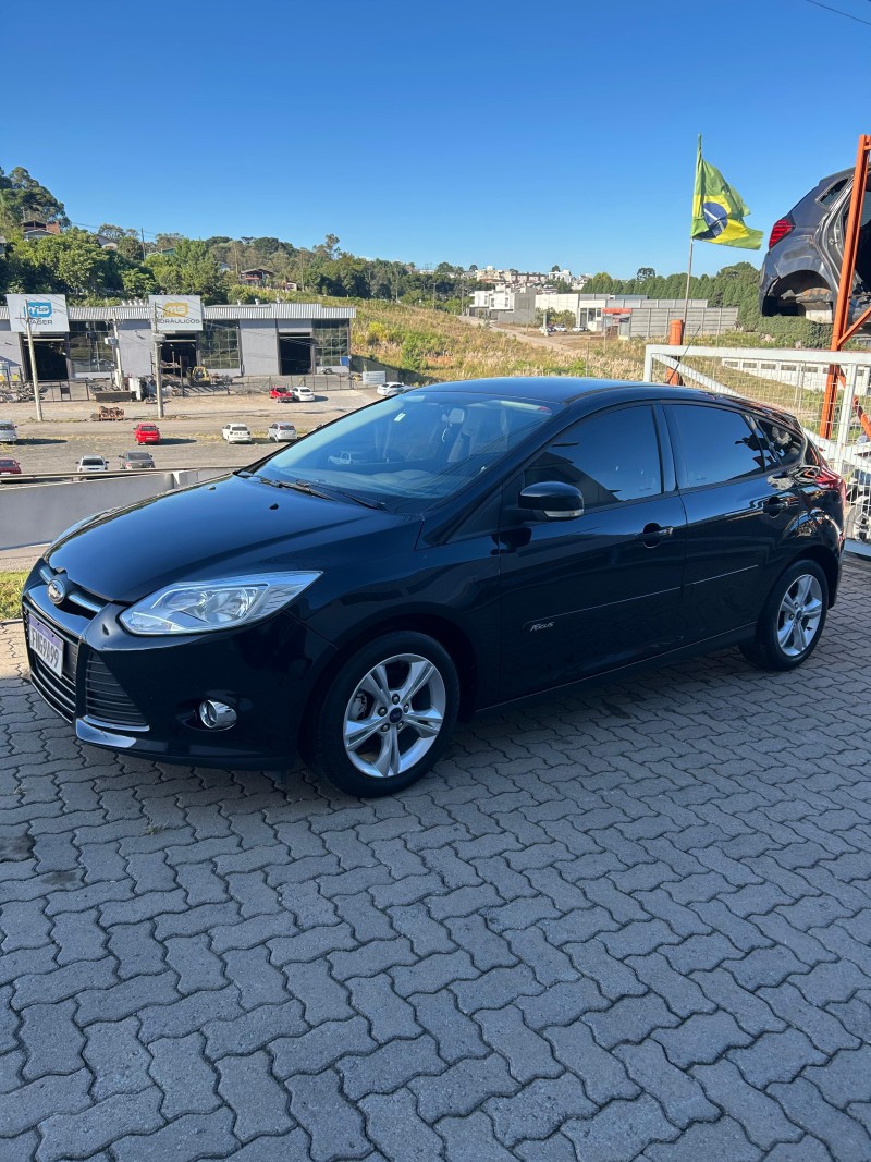 FOCUS 1.6 SE HATCH 16V FLEX 4P AUTOMÁTICO - 2014 - FARROUPILHA