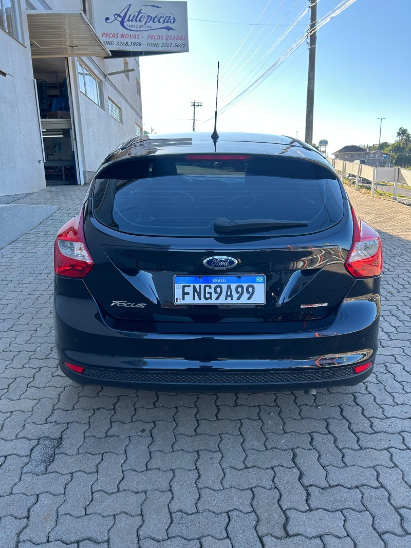 FOCUS 1.6 SE HATCH 16V FLEX 4P AUTOMÁTICO - 2014 - FARROUPILHA
