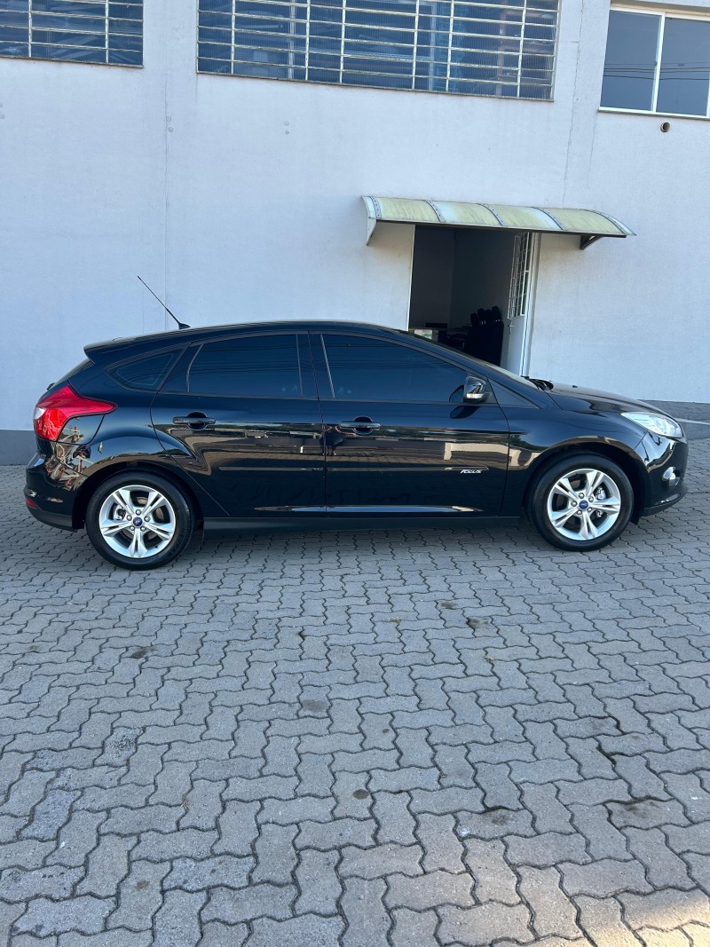 FOCUS 1.6 SE HATCH 16V FLEX 4P AUTOMÁTICO - 2014 - FARROUPILHA