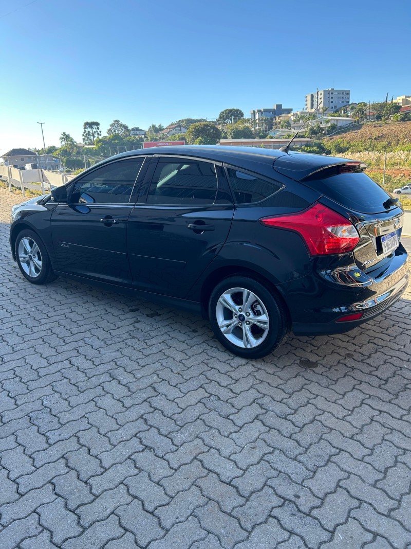 FOCUS 1.6 SE HATCH 16V FLEX 4P AUTOMÁTICO - 2014 - FARROUPILHA
