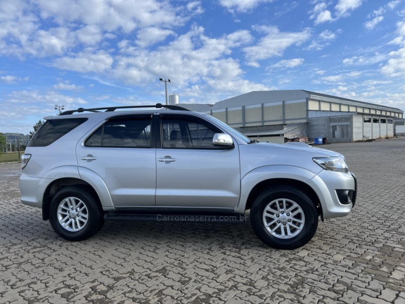 HILUX SW4 3.0 SRV 4X4 7 LUGARES 16V TURBO INTERCOOLER DIESEL 4P AUTOMÁTICO - 2013 - ANTôNIO PRADO