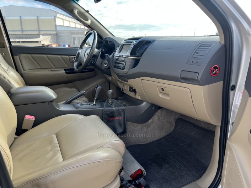 HILUX SW4 3.0 SRV 4X4 7 LUGARES 16V TURBO INTERCOOLER DIESEL 4P AUTOMÁTICO - 2013 - ANTôNIO PRADO