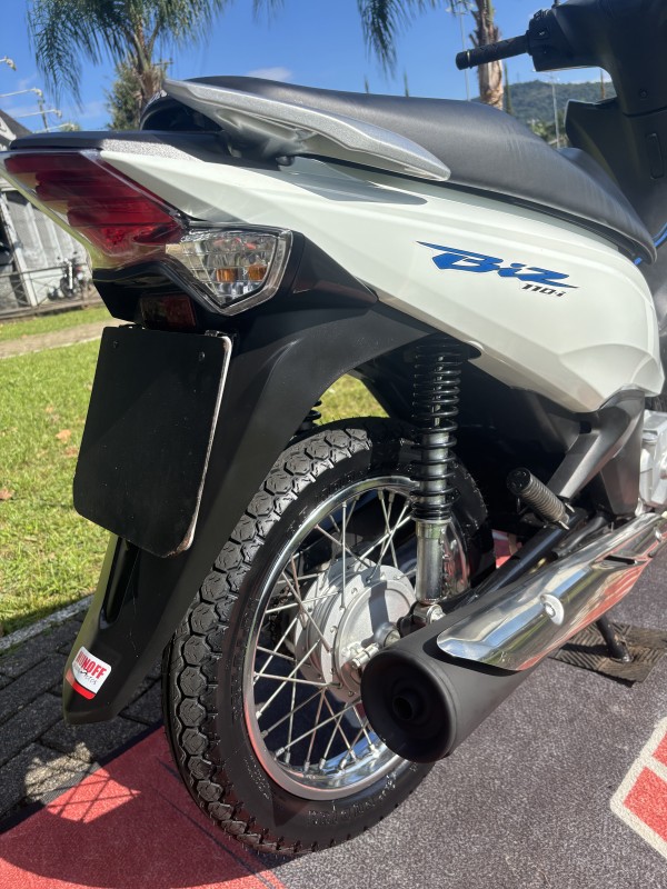 BIZ 110I  - 2021 - FELIZ
