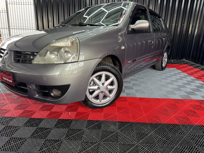 CLIO 1.6 PRIVILÉGE SEDAN 16V FLEX 4P MANUAL - 2006 - CAXIAS DO SUL