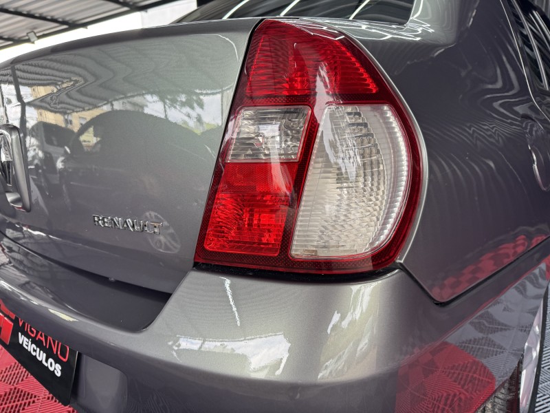 CLIO 1.6 PRIVILÉGE SEDAN 16V FLEX 4P MANUAL - 2006 - CAXIAS DO SUL