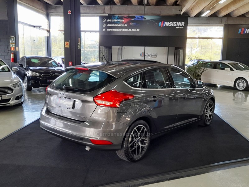 FOCUS 2.0 TITANIUM HATCH 16V FLEX 4P AUTOMÁTICO - 2017 - CAXIAS DO SUL