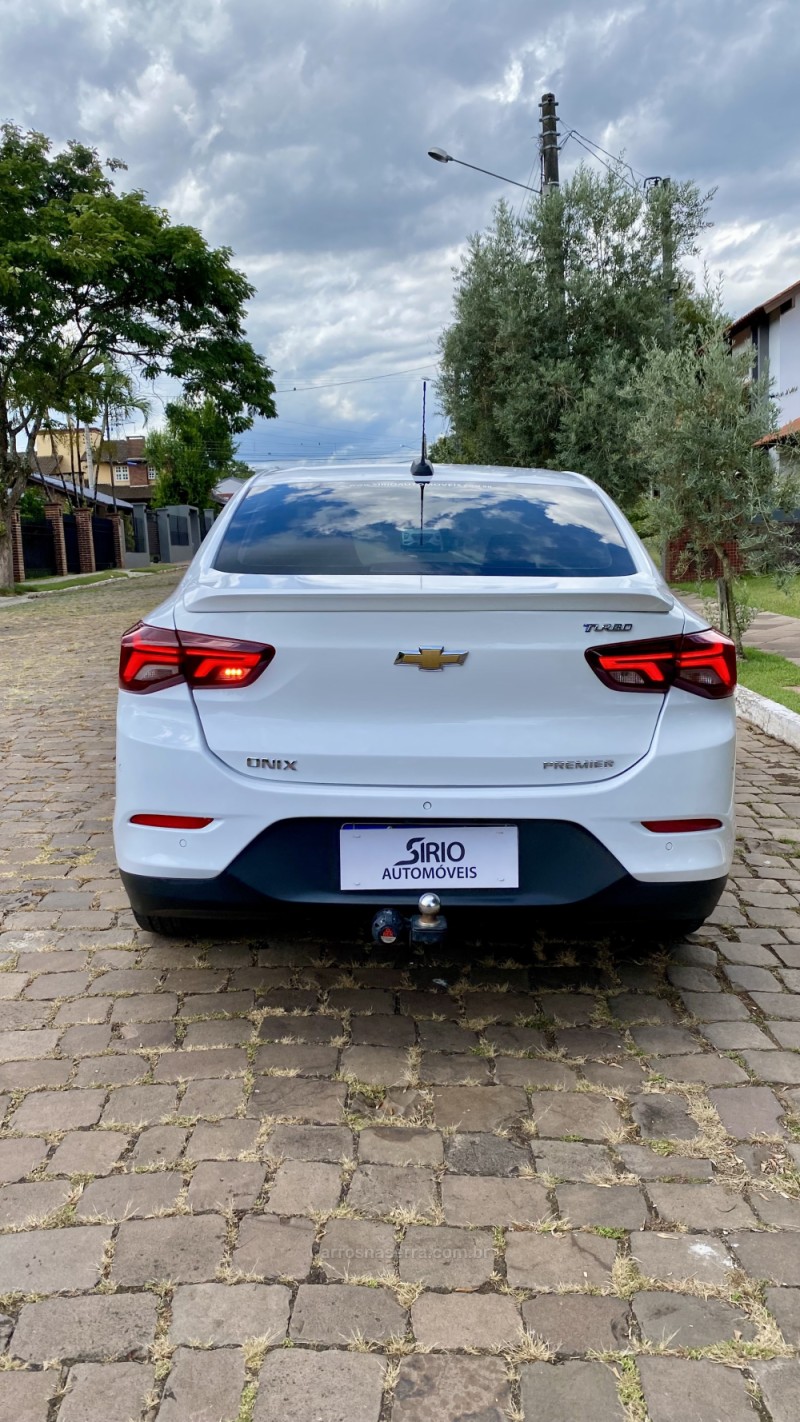 ONIX 1.0	PREMIER II PLUS 12V TURBO FLEX 4P AUTOMÁTICO - 2020 - LAJEADO