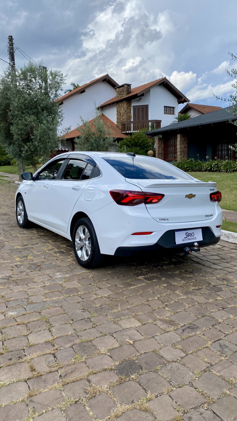 ONIX 1.0	PREMIER II PLUS 12V TURBO FLEX 4P AUTOMÁTICO - 2020 - LAJEADO