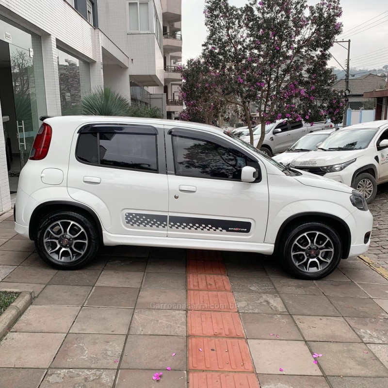 UNO 1.4 SPORTING 8V FLEX 4P AUTOMÁTICO - 2013 - FLORES DA CUNHA