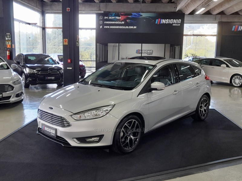 FOCUS 2.0 TITANIUM HATCH 16V FLEX 4P AUTOMÁTICO