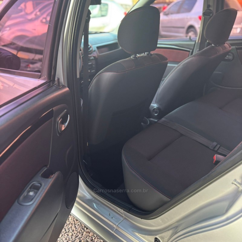 SANDERO 1.6 STEPWAY 16V FLEX 4P MANUAL - 2012 - LAJEADO