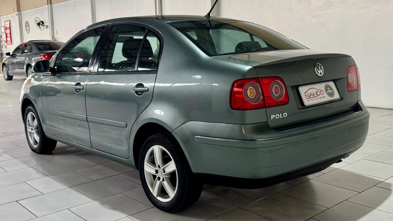 POLO SEDAN 1.6 8V GASOLINA 4P MANUAL - 2011 - ESTâNCIA VELHA