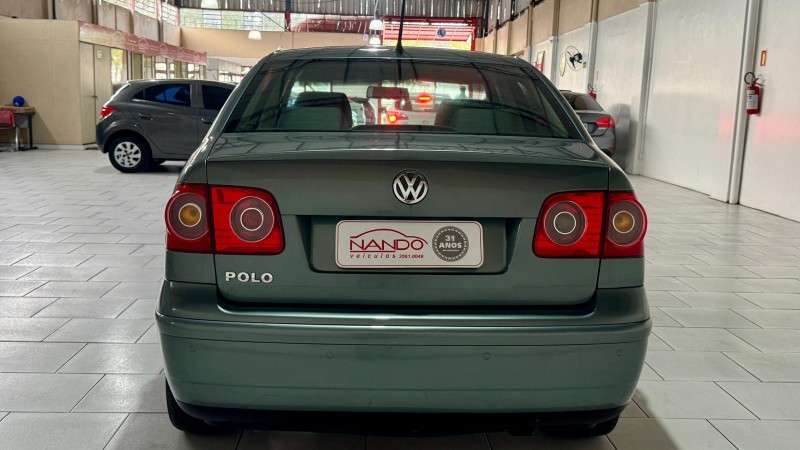 POLO SEDAN 1.6 8V GASOLINA 4P MANUAL - 2011 - ESTâNCIA VELHA