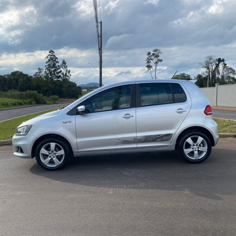 FOX 1.6 MI ROCK IN RIO 8V FLEX 4P MANUAL - 2016 - LAJEADO