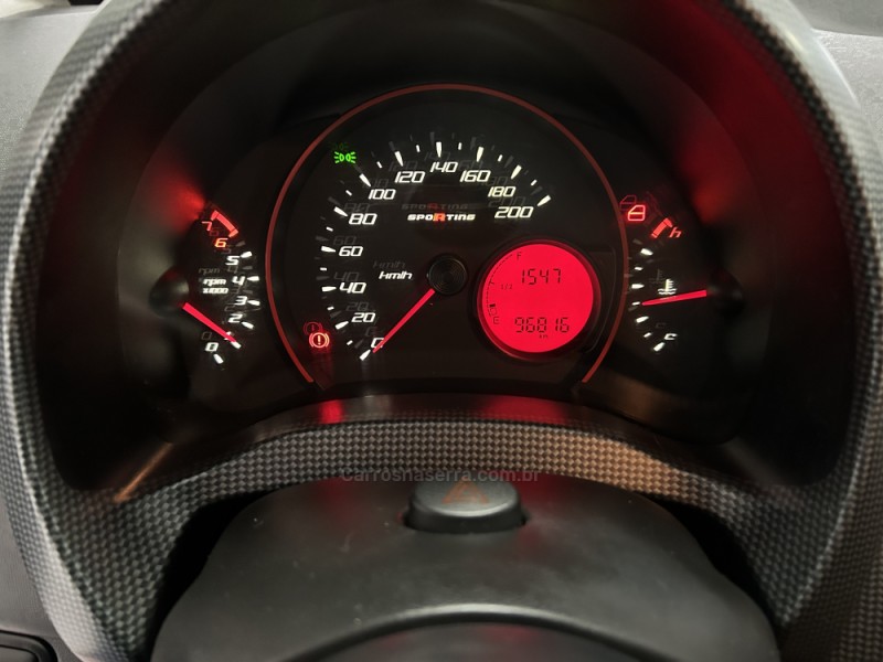 UNO 1.4 EVO SPORTING 8V FLEX 4P MANUAL - 2013 - NOVA PRATA