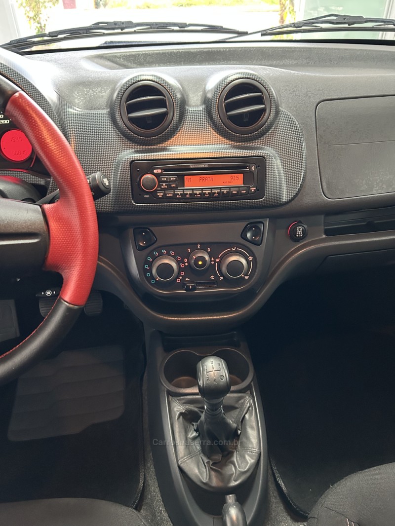 UNO 1.4 EVO SPORTING 8V FLEX 4P MANUAL - 2013 - NOVA PRATA