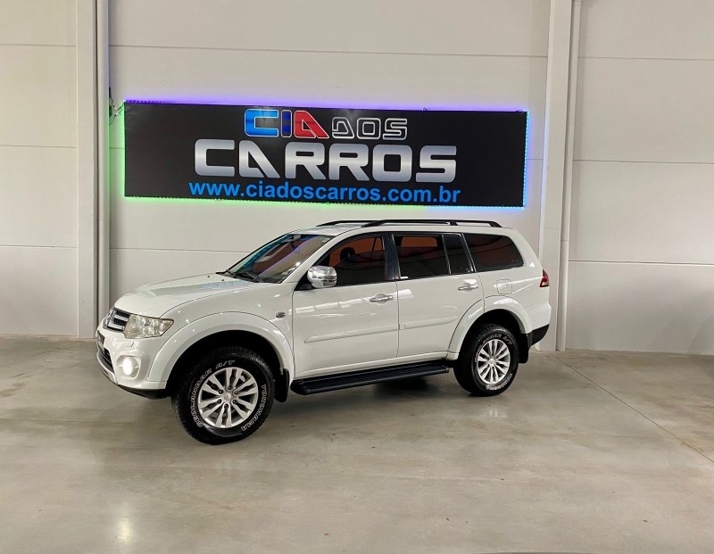 PAJERO DAKAR 3.2 HPE 4X4 7 LUGARES 16V TURBO INTERCOOLER DIESEL 4P AUTOMÁTICO - 2015 - LAJEADO