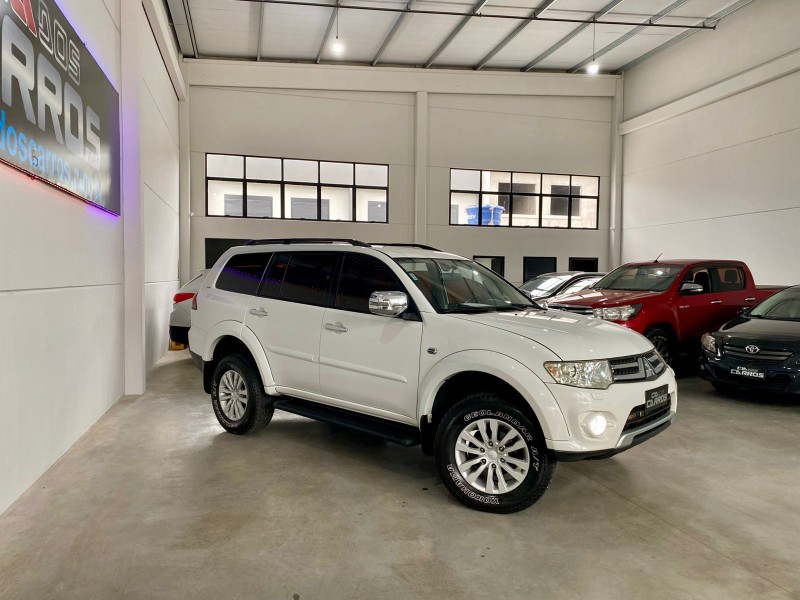 PAJERO DAKAR 3.2 HPE 4X4 7 LUGARES 16V TURBO INTERCOOLER DIESEL 4P AUTOMÁTICO - 2015 - LAJEADO