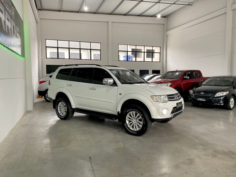 PAJERO DAKAR 3.2 HPE 4X4 7 LUGARES 16V TURBO INTERCOOLER DIESEL 4P AUTOMÁTICO - 2015 - LAJEADO