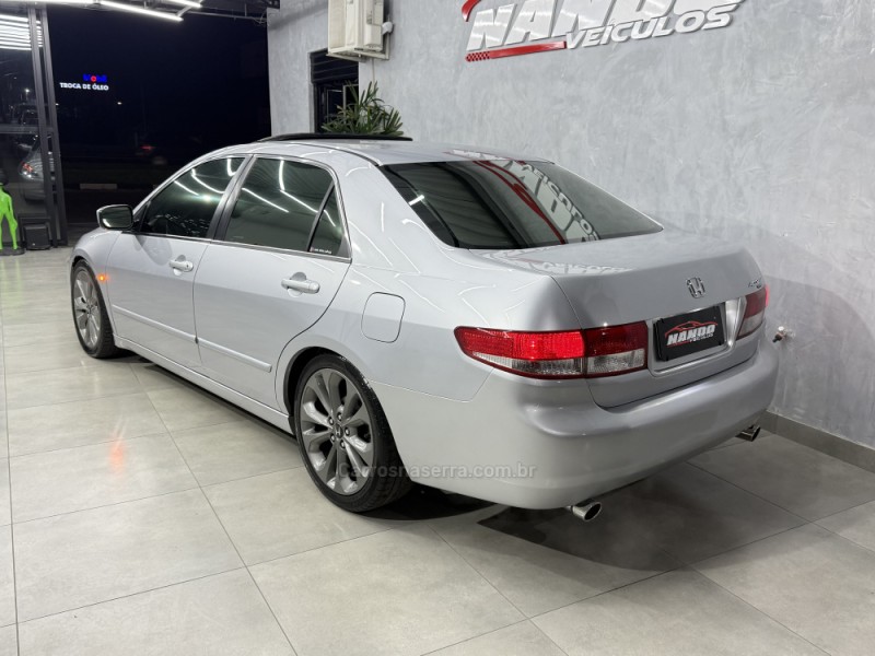 ACCORD 3.0 EX SEDAN V6 24V GASOLINA 4P AUTOMÁTICO - 2004 - SAPIRANGA