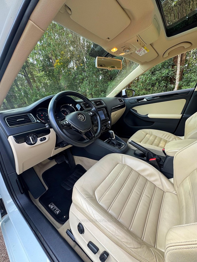 JETTA 2.0 TSI HIGHLINE 211CV GASOLINA 4P DSG - 2016 - PASSO FUNDO