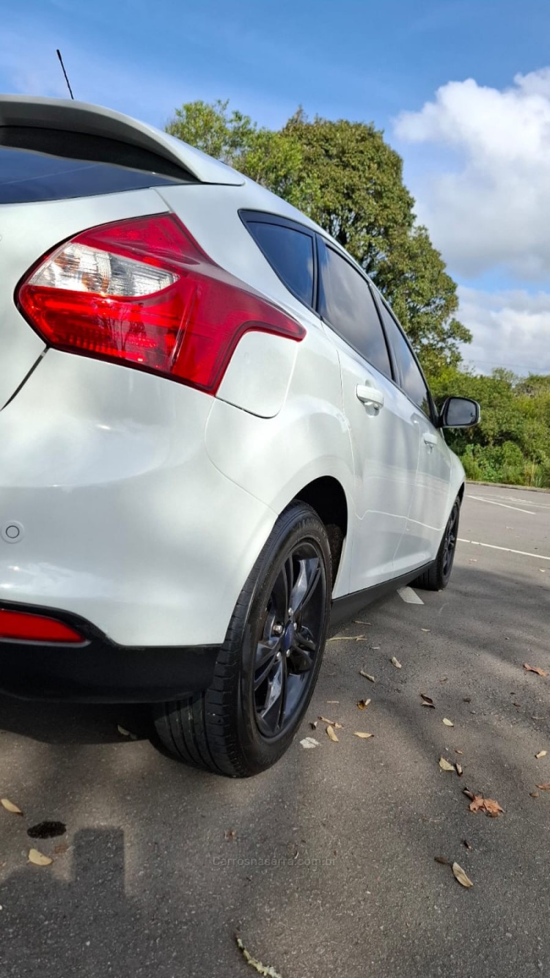 FOCUS 1.6 SE 16V FLEX 4P MANUAL - 2014 - BENTO GONçALVES