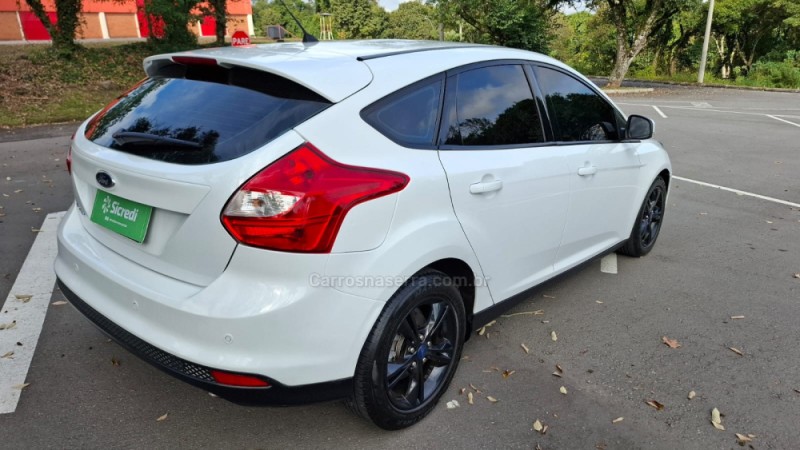 FOCUS 1.6 SE 16V FLEX 4P MANUAL - 2014 - BENTO GONçALVES