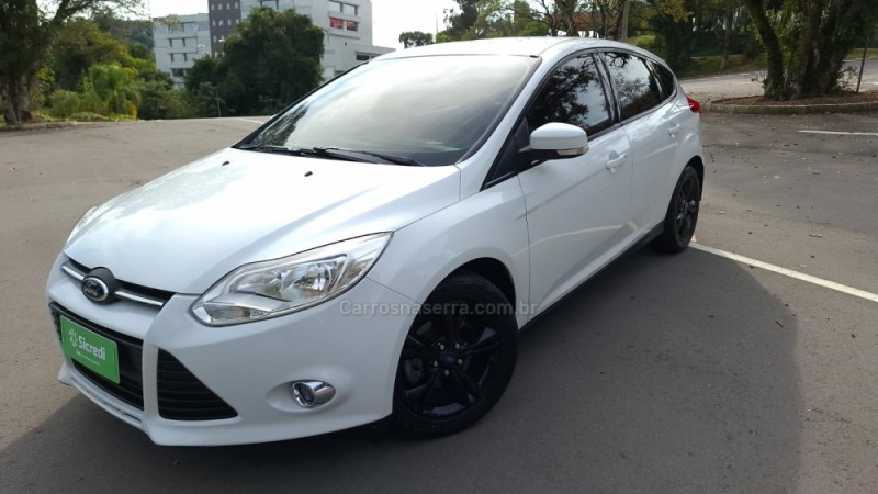 FOCUS 1.6 SE 16V FLEX 4P MANUAL - 2014 - BENTO GONçALVES