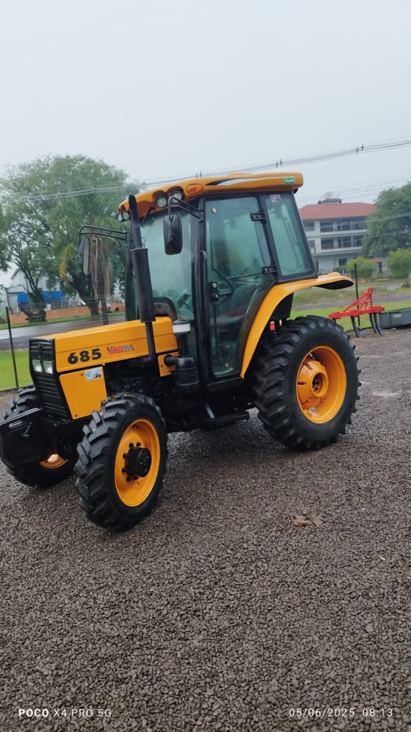 trator 685 1995 guapore
