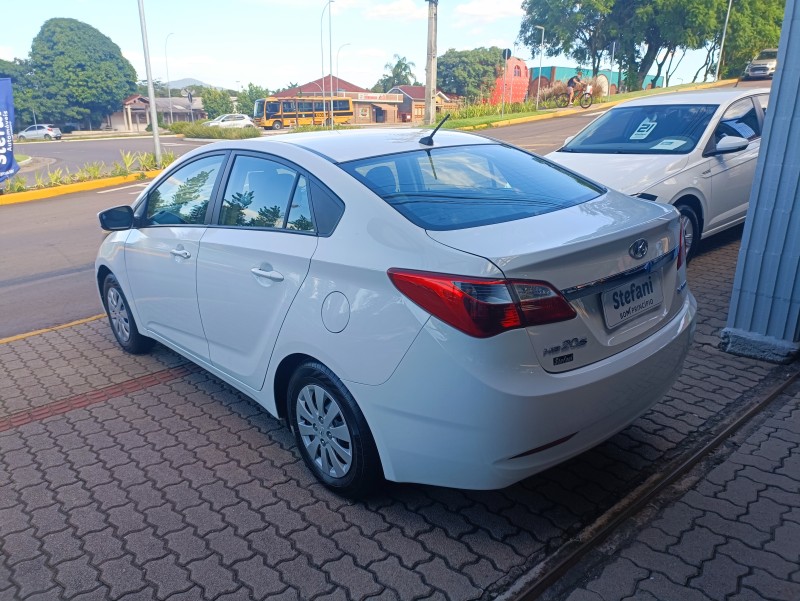 HB20S 1.6 COMFORT PLUS 16V FLEX 4P MANUAL - 2015 - BOM PRINCíPIO