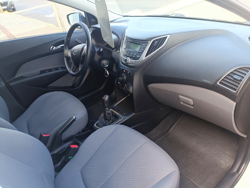 HB20S 1.6 COMFORT PLUS 16V FLEX 4P MANUAL - 2015 - BOM PRINCíPIO