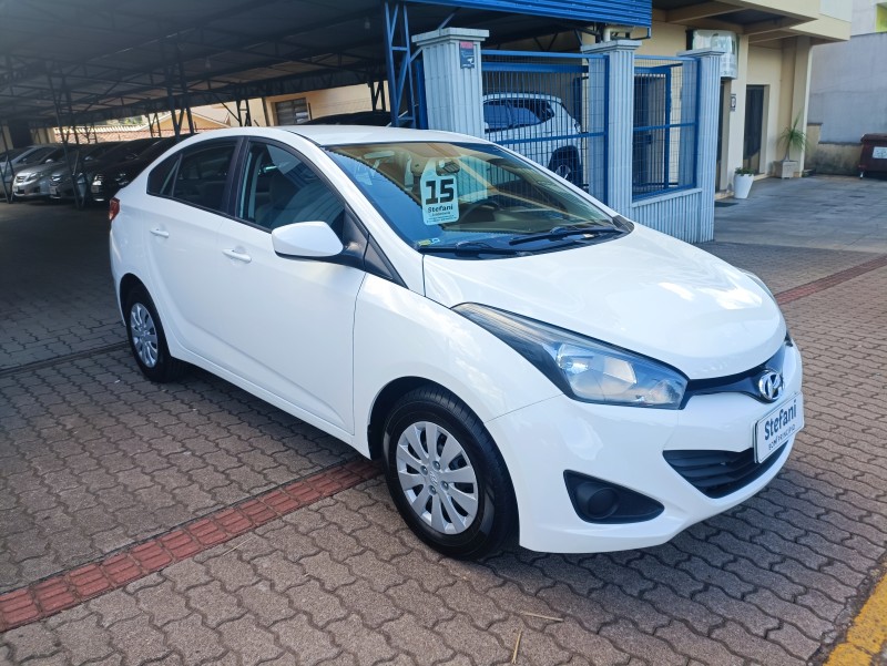 HB20S 1.6 COMFORT PLUS 16V FLEX 4P MANUAL - 2015 - BOM PRINCíPIO