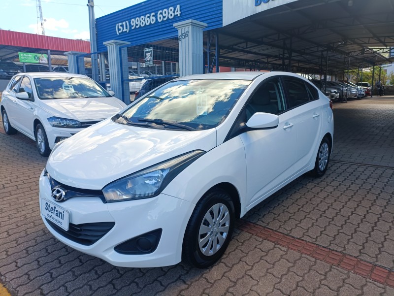 HB20S 1.6 COMFORT PLUS 16V FLEX 4P MANUAL - 2015 - BOM PRINCíPIO