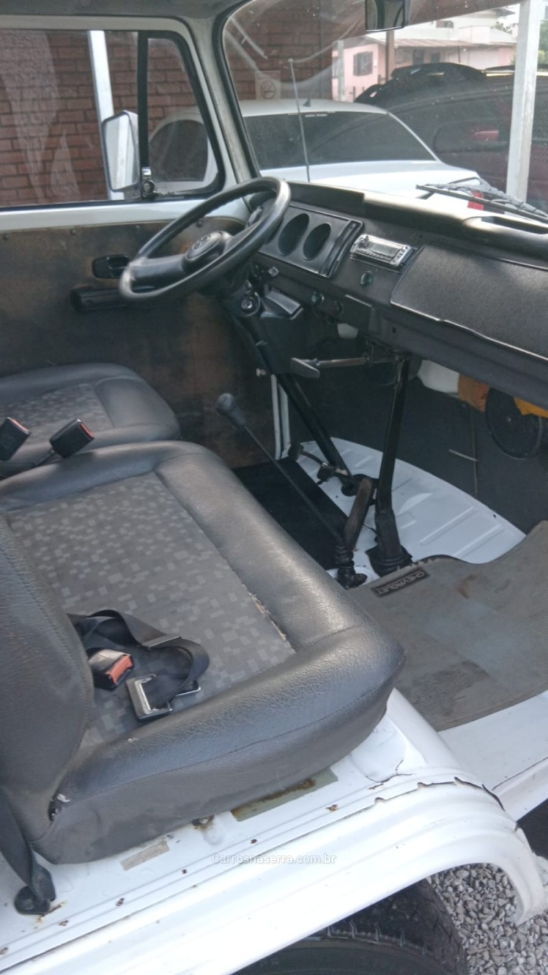 KOMBI 1.6 MI STD 8V GASOLINA 3P MANUAL - 2005 - BENTO GONçALVES