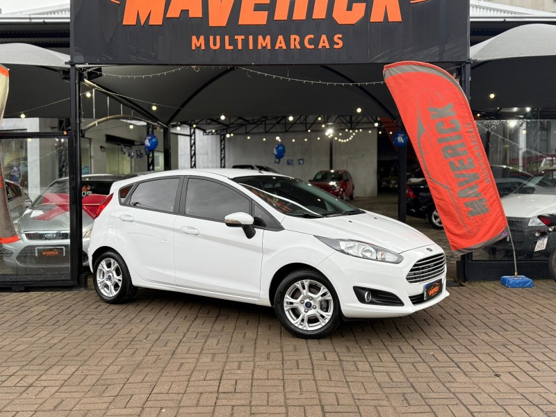 FIESTA 1.6 SE HATCH PLUS 16V FLEX 4P MANUAL - 2016 - LAGOA VERMELHA