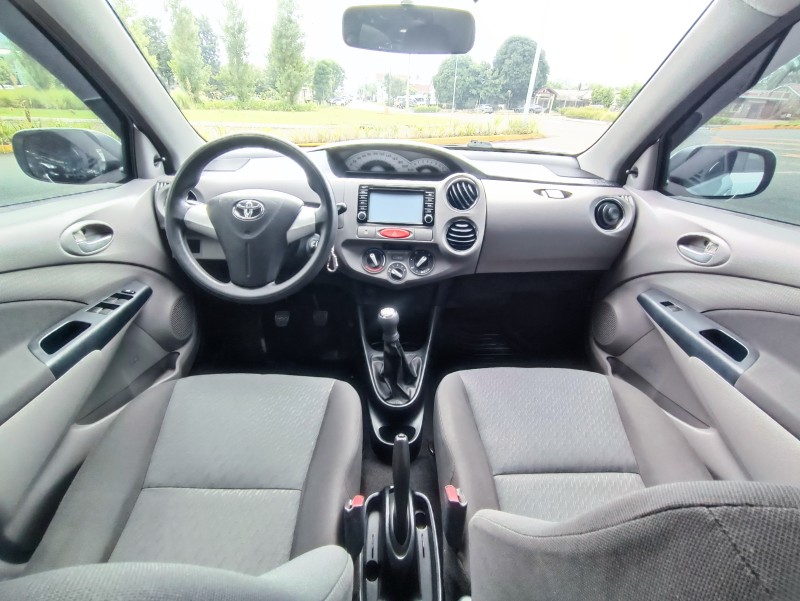 ETIOS 1.5 XLS 16V FLEX 4P MANUAL - 2013 - BOM PRINCíPIO