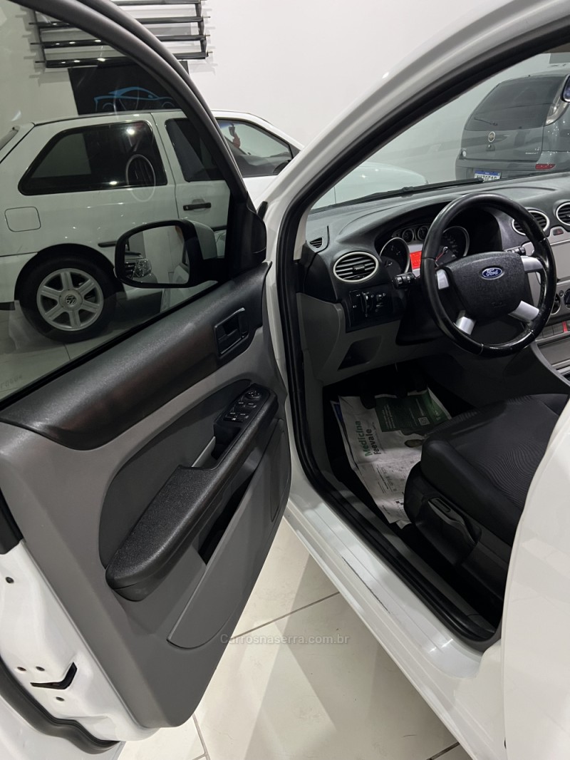 FOCUS 1.6 8V FLEX 4P MANUAL - 2013 - CAXIAS DO SUL