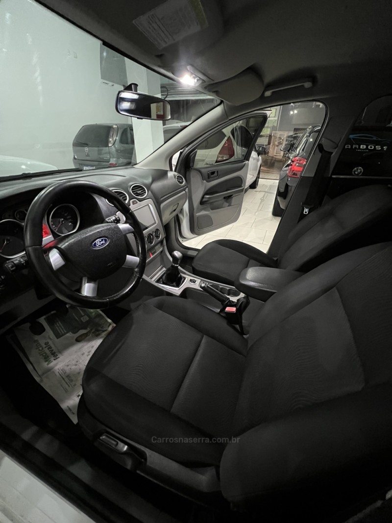 FOCUS 1.6 8V FLEX 4P MANUAL - 2013 - CAXIAS DO SUL