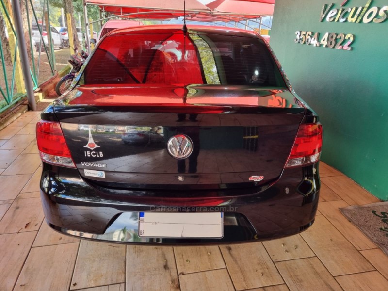 VOYAGE 1.0 MI CITY 8V FLEX 4P MANUAL - 2011 - DOIS IRMãOS