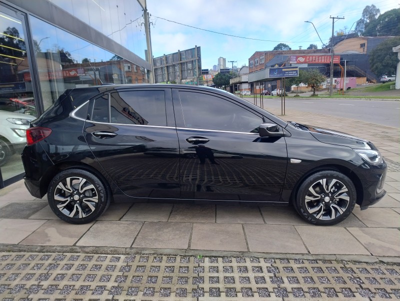 ONIX 1.0 PREMIER II 12V TURBO FLEX 4P AUTOMÁTICO - 2023 - CAXIAS DO SUL
