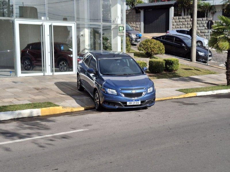 ONIX 1.4 MPFI LT 8V FLEX 4P MANUAL - 2016 - FARROUPILHA