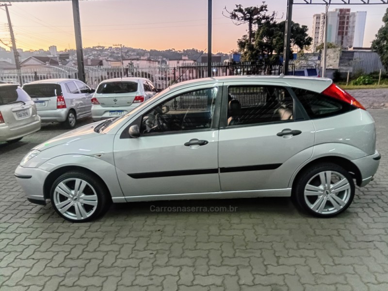 FOCUS 1.6 8V FLEX 4P MANUAL - 2009 - CAXIAS DO SUL