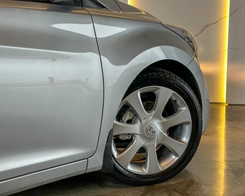ELANTRA 1.8 GLS 16V GASOLINA 4P AUTOMÁTICO - 2012 - GARIBALDI