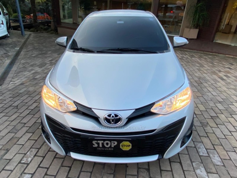 YARIS 1.3 16V FLEX XL MULTIDRIVE16 - 2020 - DOIS IRMãOS