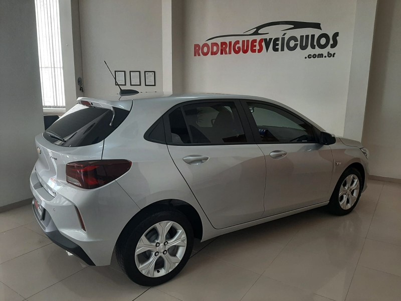 ONIX 1.0 LTZ 12V TURBO FLEX 4P MANUAL - 2023 - CAXIAS DO SUL