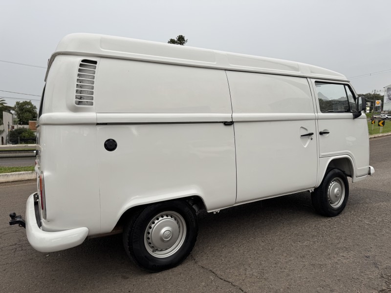 KOMBI 1.4 MI FURGÃO 8V FLEX 3P MANUAL - 2010 - DOIS IRMãOS