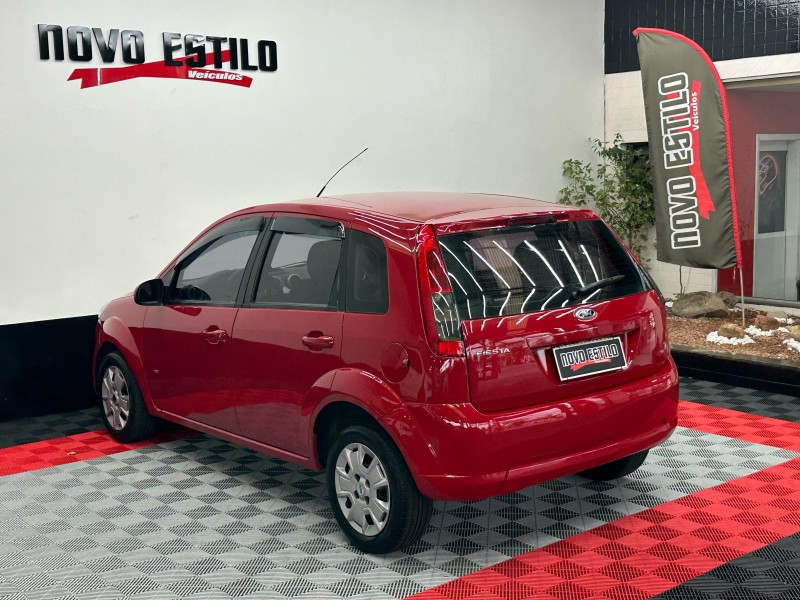 FIESTA 1.0 MPI CLASS HATCH 8V FLEX 4P MANUAL - 2014 - CAXIAS DO SUL